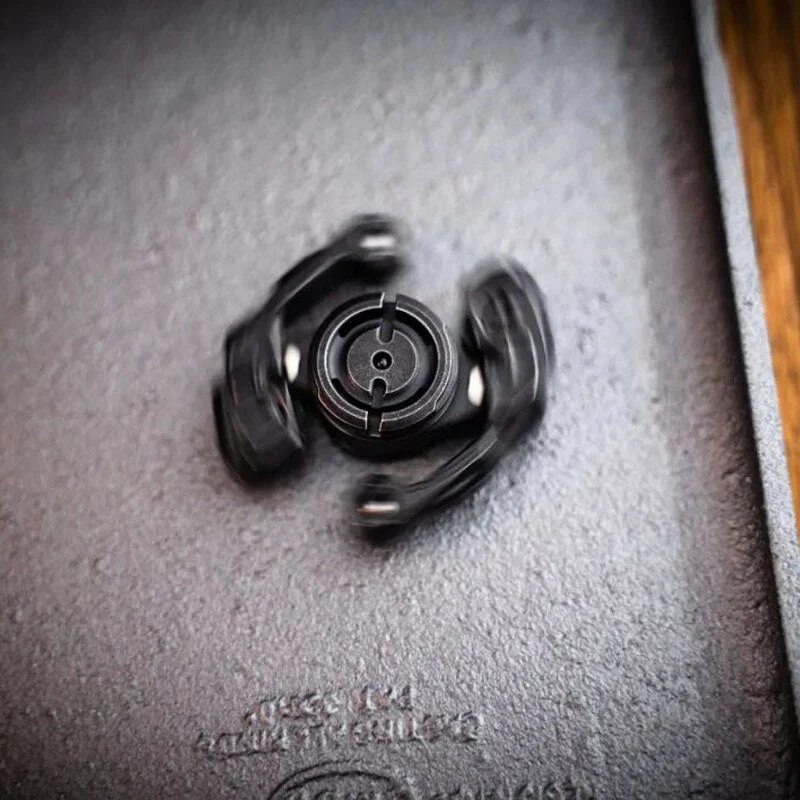 Mackie ROBOTIC ARM Fidget Spinner - Image 8